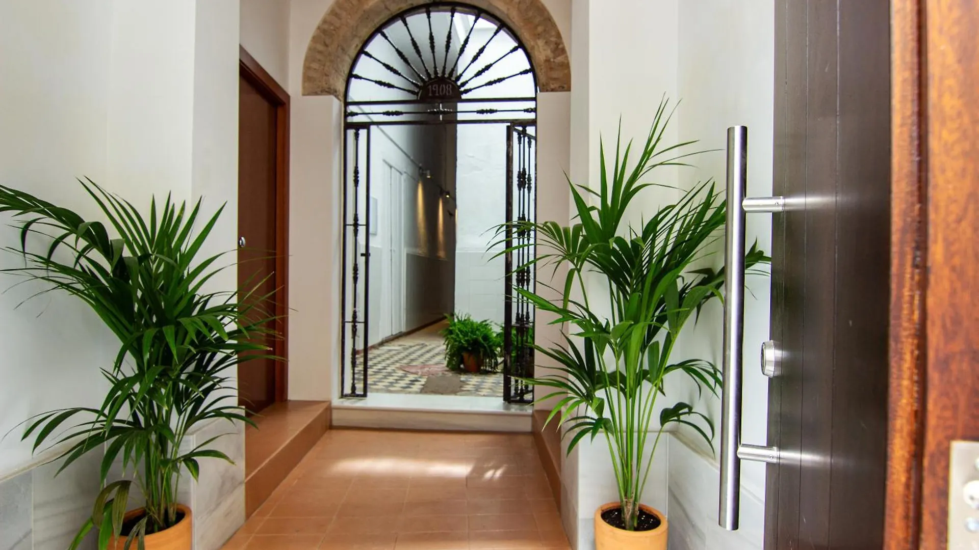 Rentalsevilla Lumbreras I contacts